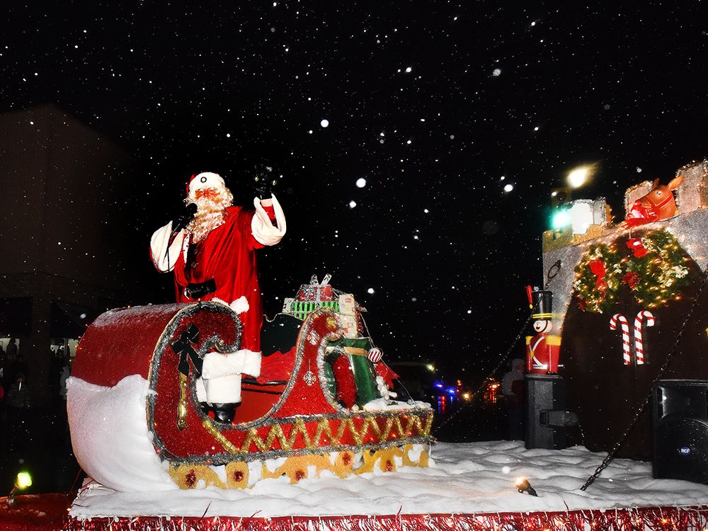 Santa parade season to begin this weekend in Kingsville - Windsor Star