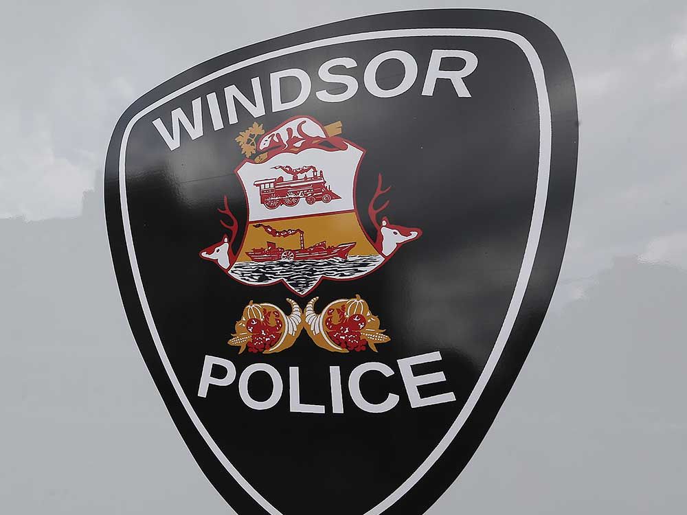 Windsor police investigate stabbing, robbery on Ouellette Avenue