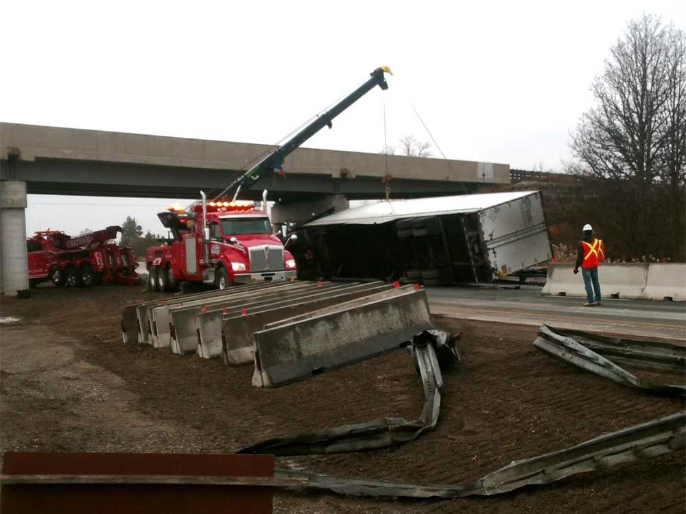 Transport truck wreck causes lengthy closure of westbound Highway 401 in Chatham-Kent